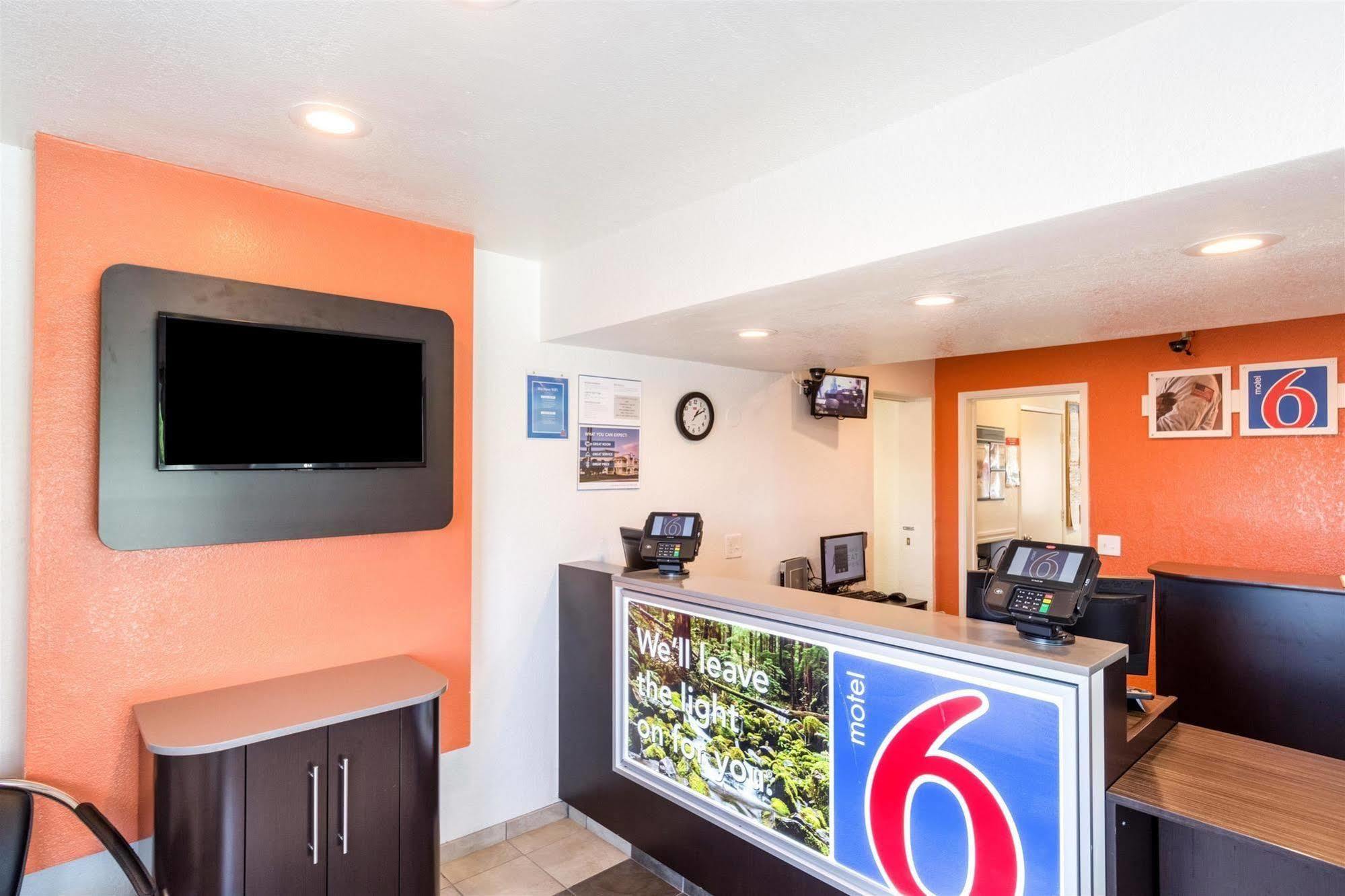 Motel 6-Redding, Ca - Central Extérieur photo