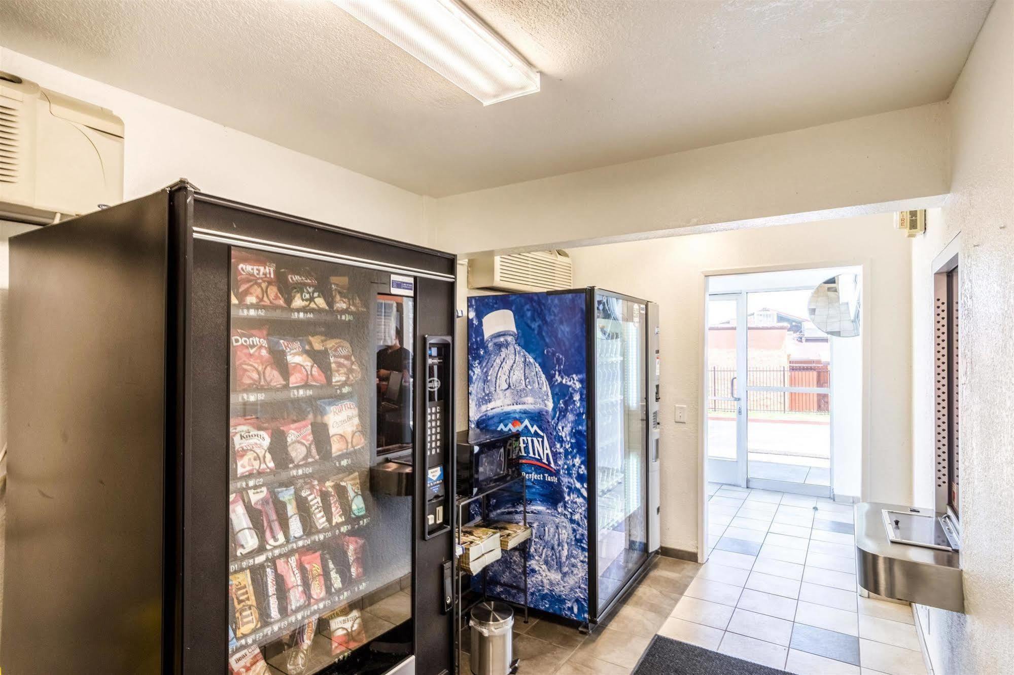 Motel 6-Redding, Ca - Central Extérieur photo